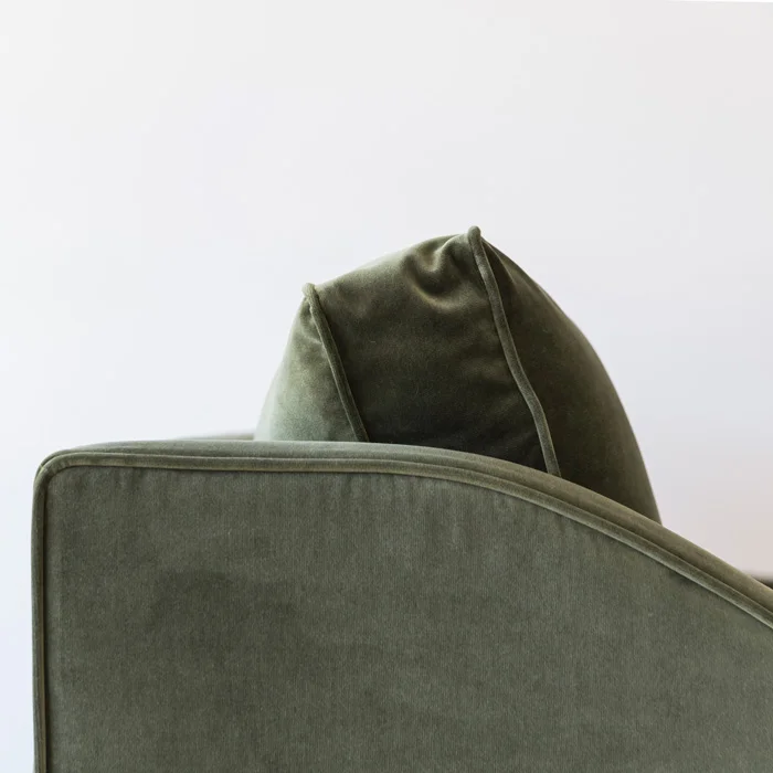 Ethel_Sofa_2200_TheSofaMaker_Atelier_CurveDeatail_Web_Project82.jpg