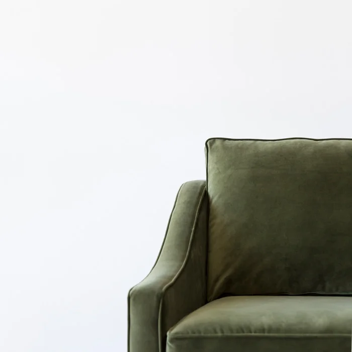 Ethel_Sofa_2200_TheSofaMaker_Atelier_SideDetail_Web_Project82.jpg