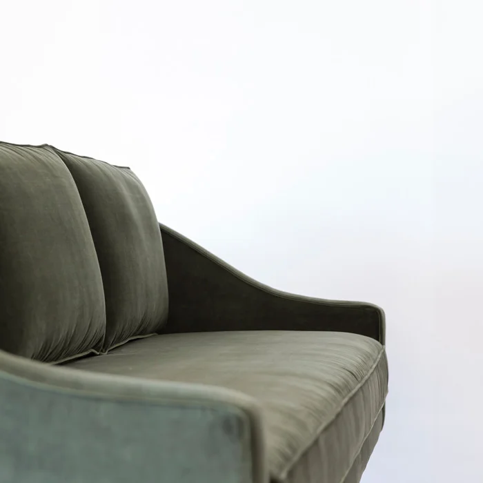 Ethel_Sofa_2200_TheSofaMaker_Atelier_SeatDetail_Web_Project82.jpg