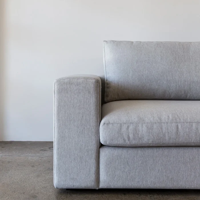 Billie_Sofa_3400_TheSofaMaker_Genre_Half_Web_Project82.jpg