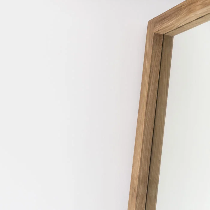 Oak_Leaning_Mirror_Detail_Web_Project82.jpg