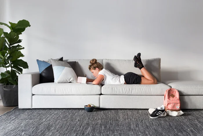 Billie_Sofa_3400_TheSofaMaker_Genre_Styled_Lu_Project82.jpg