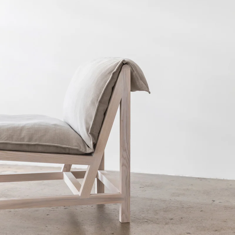 Cargo_Chair_Ash_Urban_Dune_Detail4_Project82.jpg