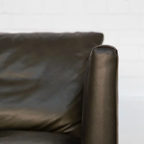 Louis_Armchair_Leather_Detail_Web3_Project82.jpg