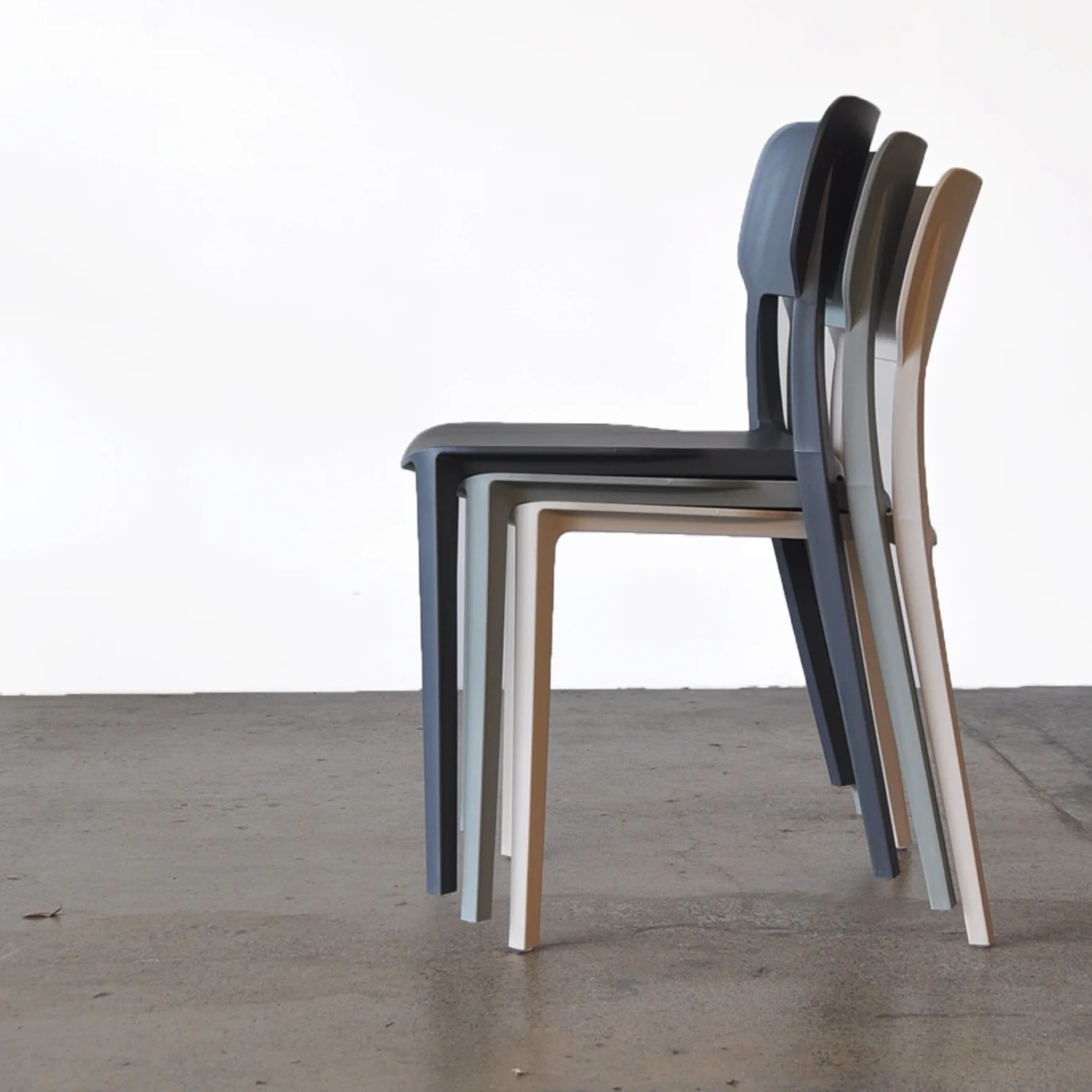 Alex_Chair_Outdoor_All_Stacking_Project82.jpg