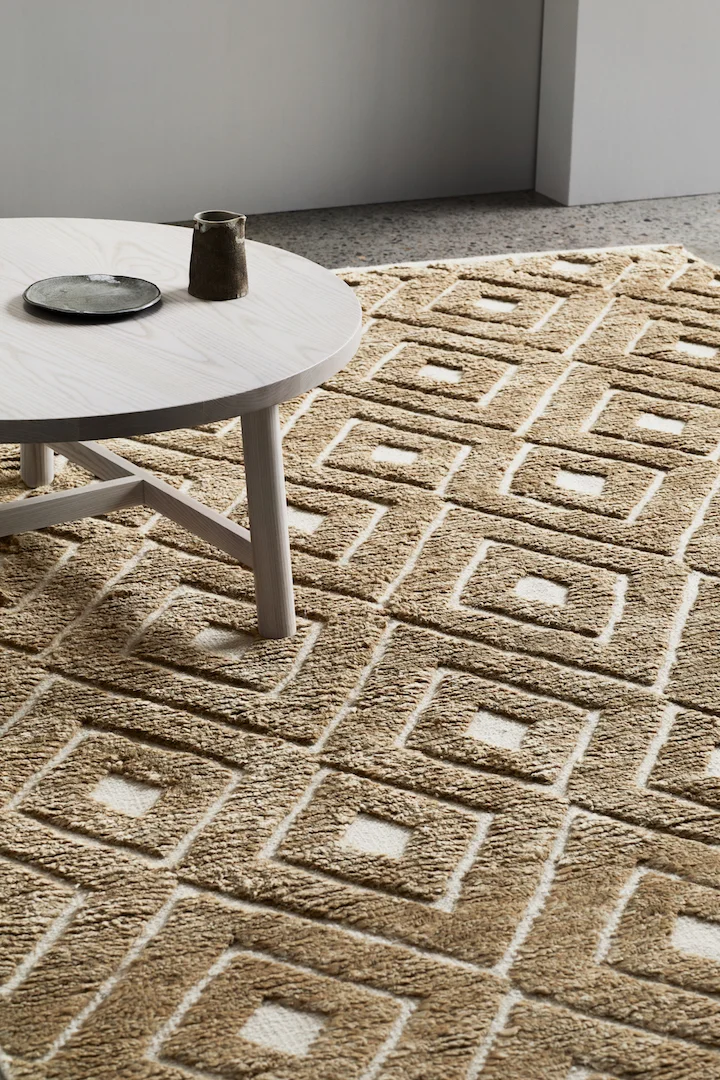 Armadillo_Rugs_Latitude_Cairo_Wheat_Mid_01.jpg