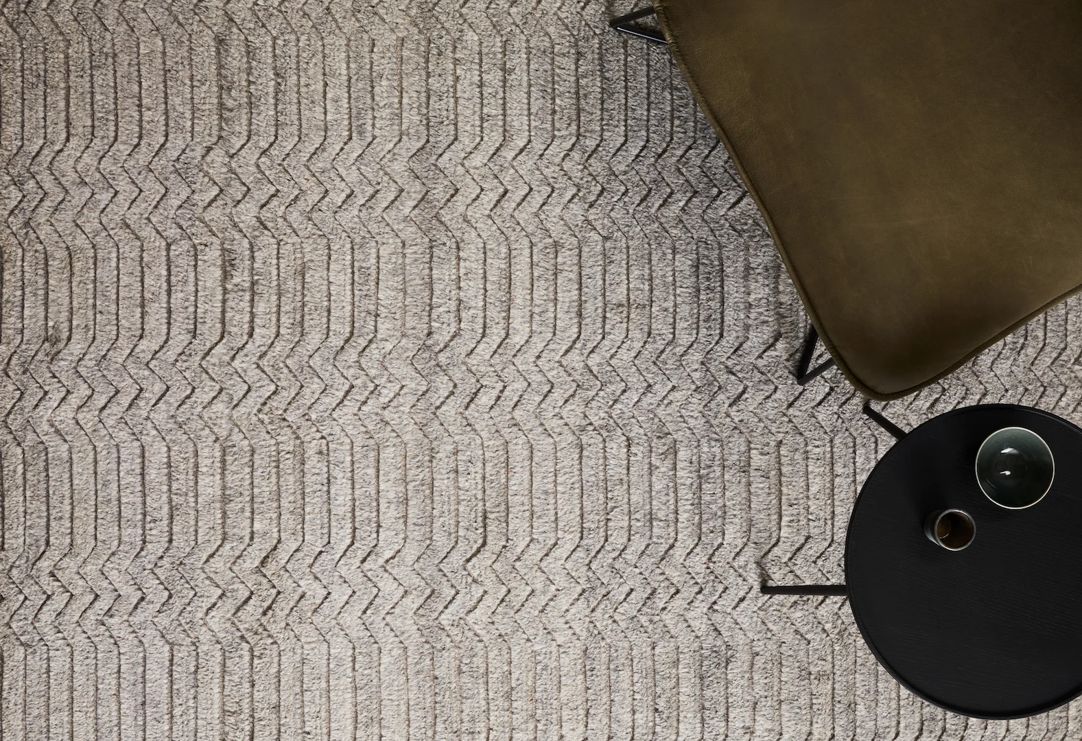 Armadillo_Rugs_Latitude_Savannah_Dust_Overhead_01.jpg