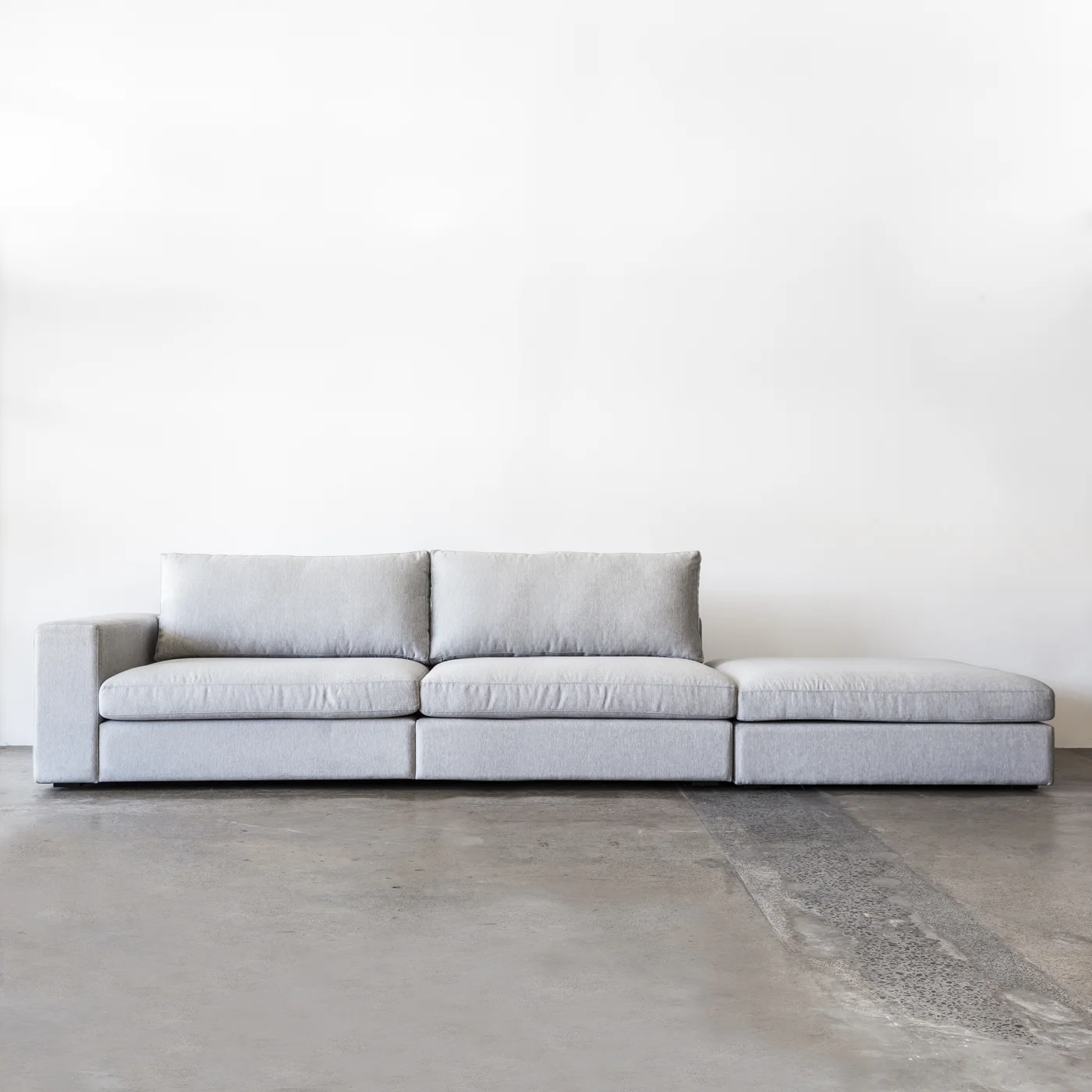 Billie_Sofa_3400_TheSofaMaker_Genre_Establishing_Project82.jpg