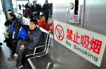 China Shows Little Progress in Kicking Its Smoking Habit