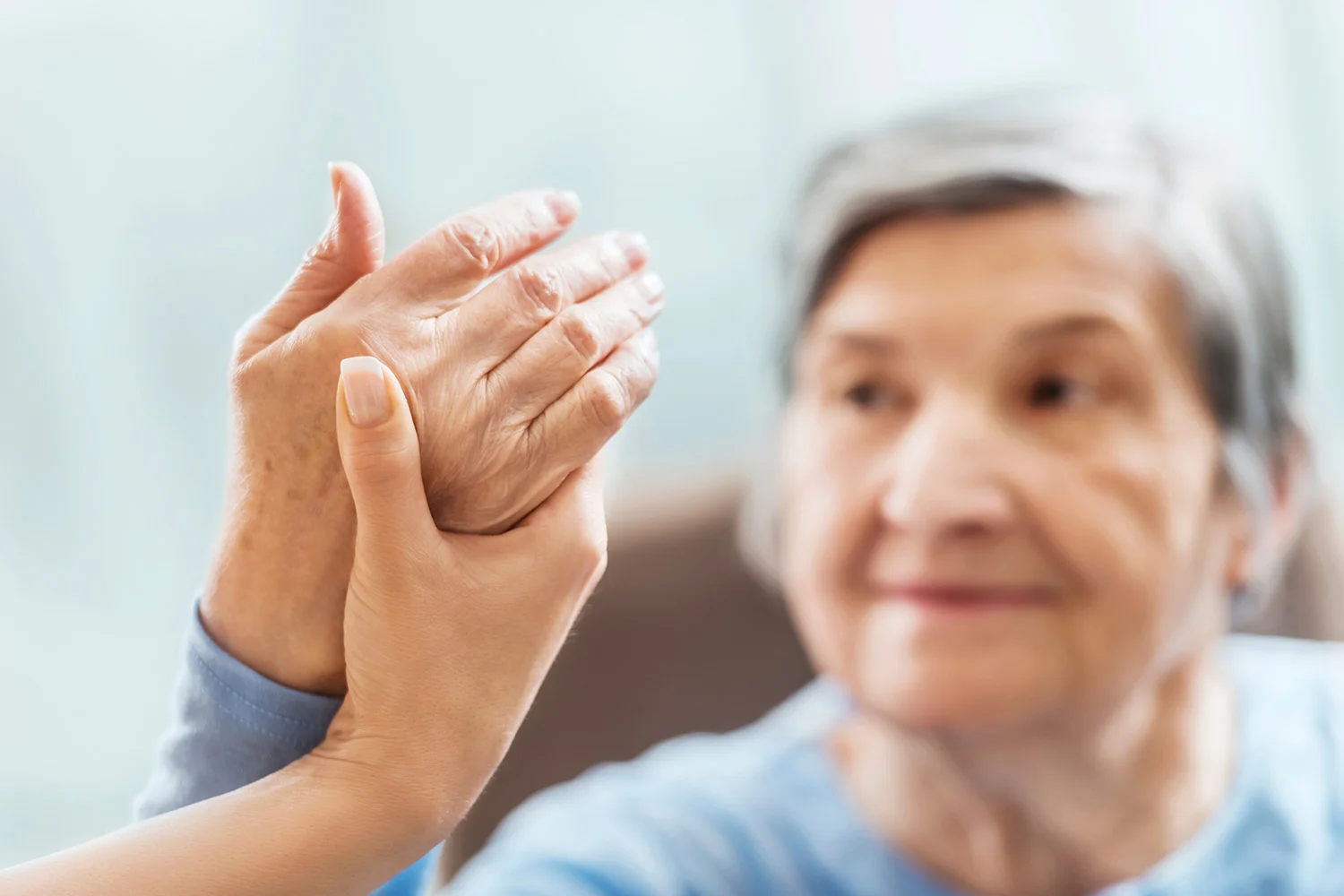 OLD-WOMAN-HANDS.jpg