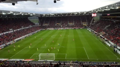 Schüler der HRS+ besuchen Bundesligaspiel in Mainz