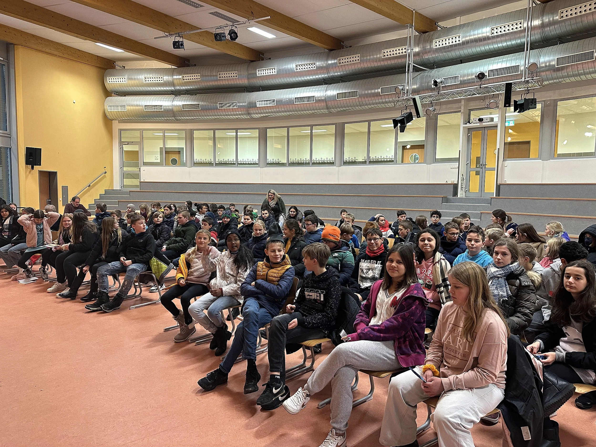 Realschule Roth Vorlesewettbewerb der Klassenstufe 6 — Heinrich-Roth-Realschule plus
