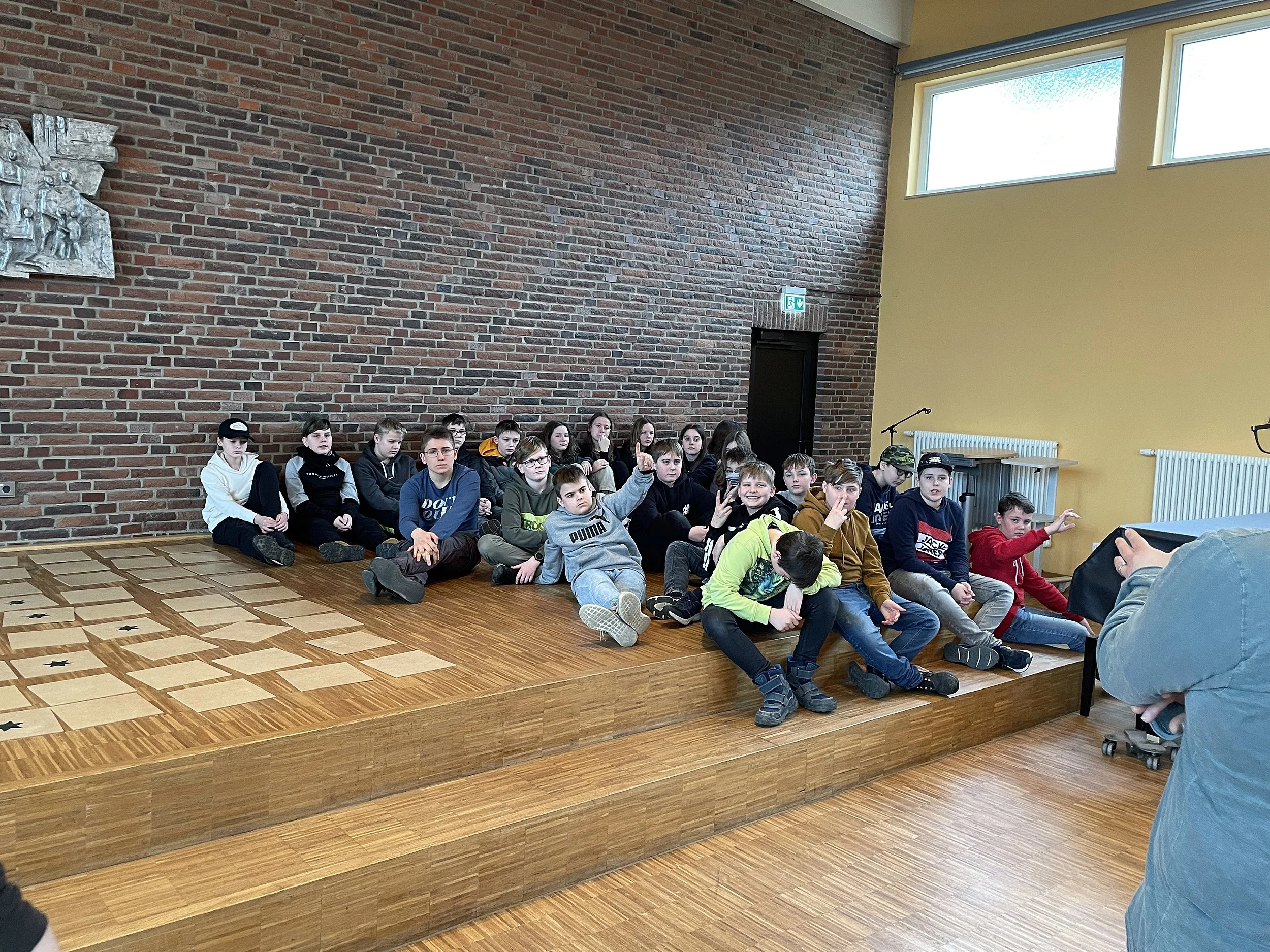 Realschule Roth KLASSENGEMEINSCHAFT - groß geschrieben — Heinrich-Roth-Realschule plus