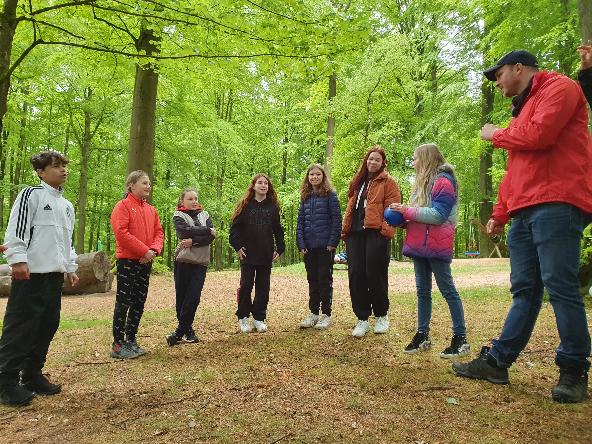 Schülerinnen und Schüler der Klassenstufe 6 „lernen durch Abenteuer ...