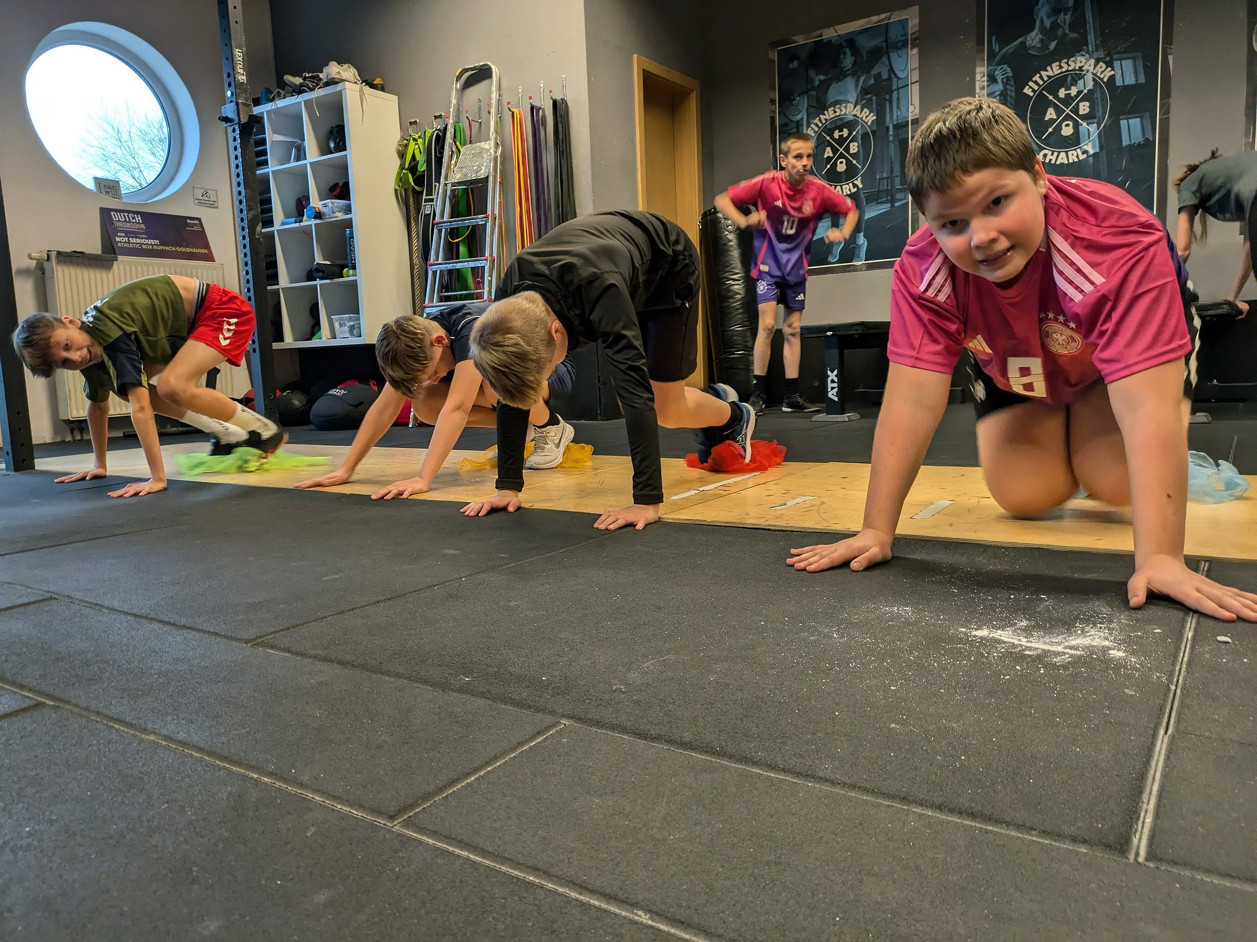 Sportunterricht im Fitnessstudio — Heinrich-Roth-Realschule plus