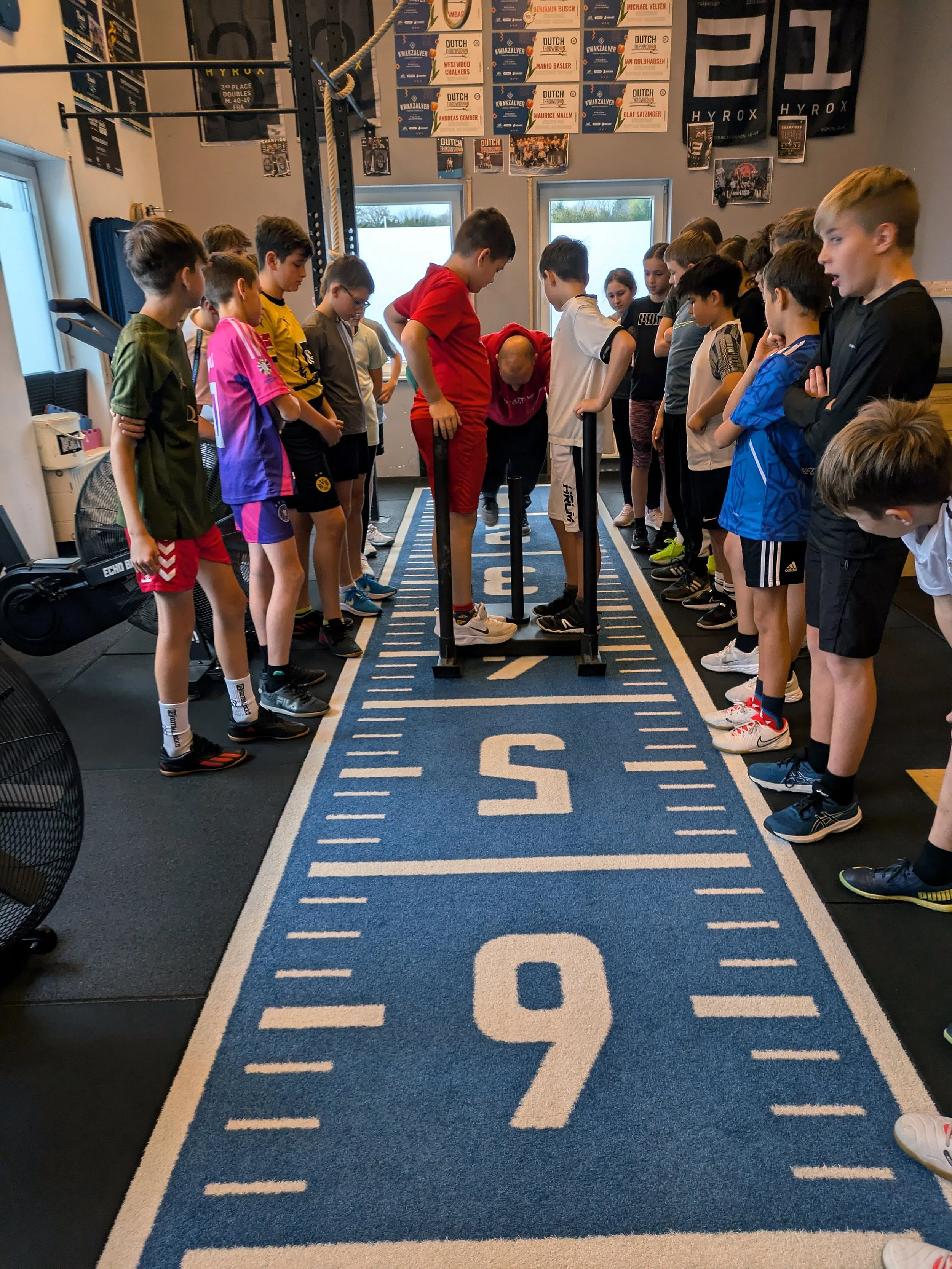 Sportunterricht im Fitnessstudio — Heinrich-Roth-Realschule plus