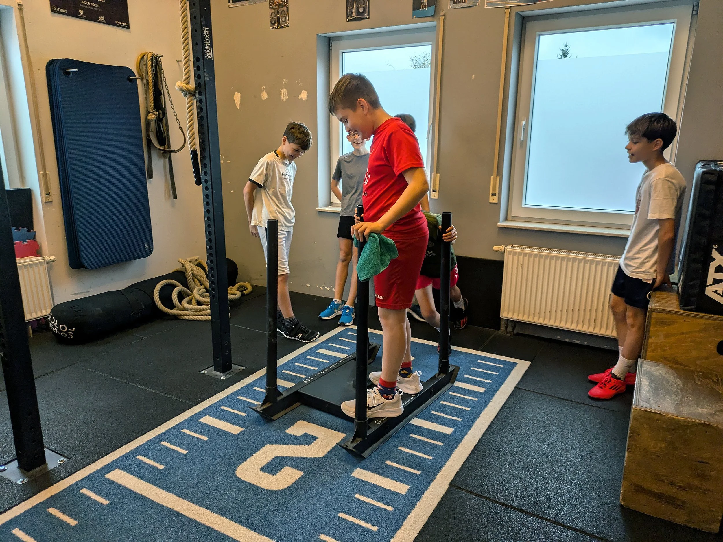 Sportunterricht im Fitnessstudio — Heinrich-Roth-Realschule plus