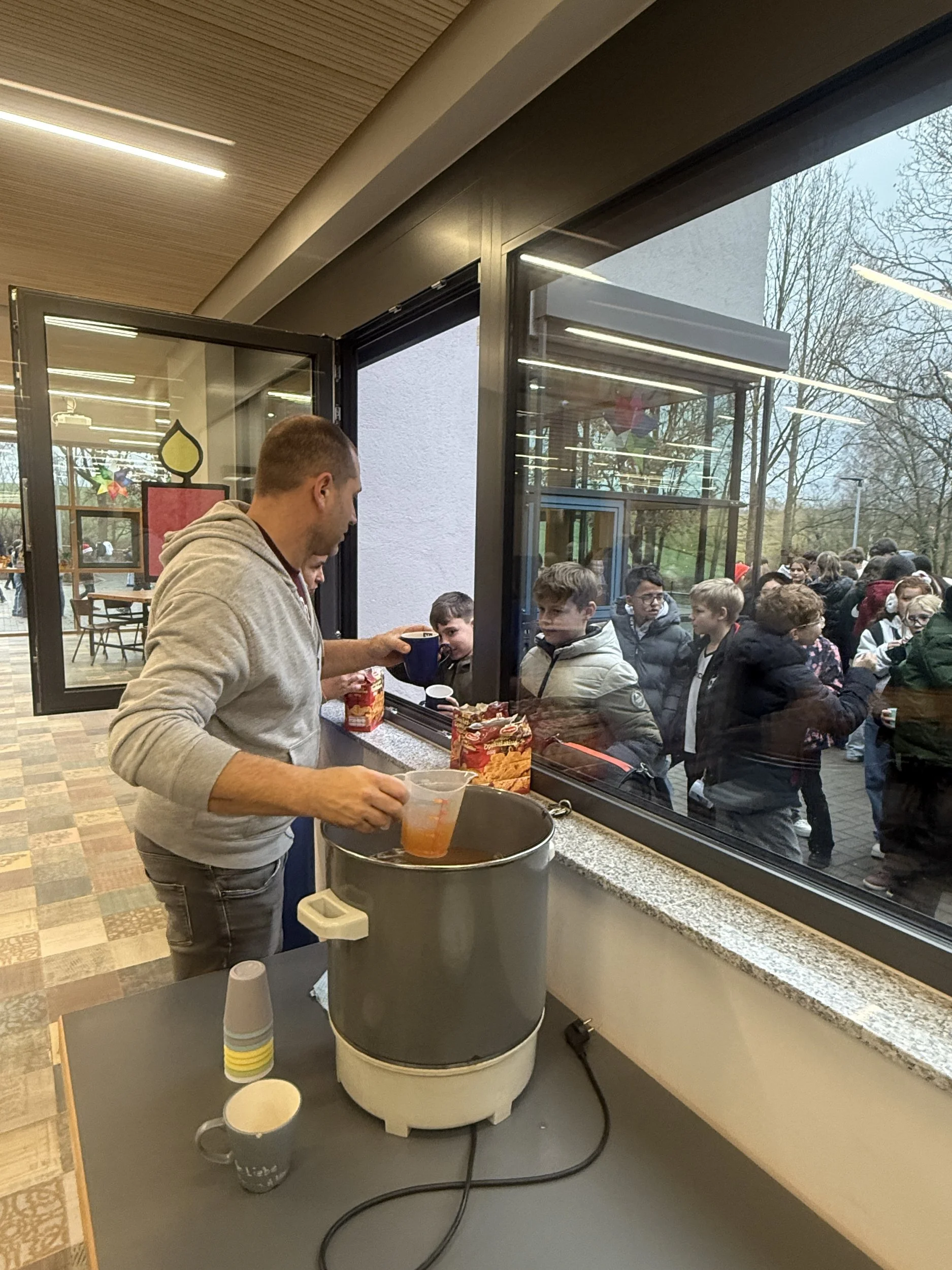 Punsch für alle – Ein Weihnachtsgruß von der SV