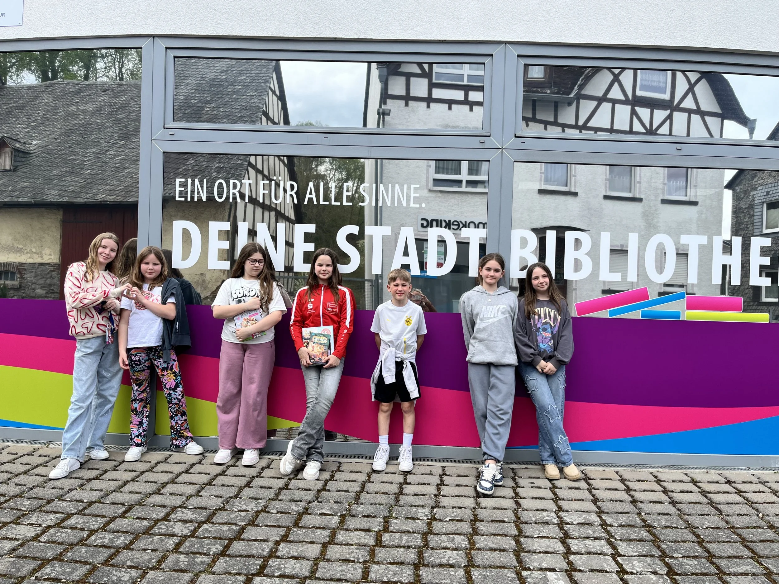 Arbeitsgemeinschaft „Lesen“ besucht neue Stadtbibliothek Montabaur