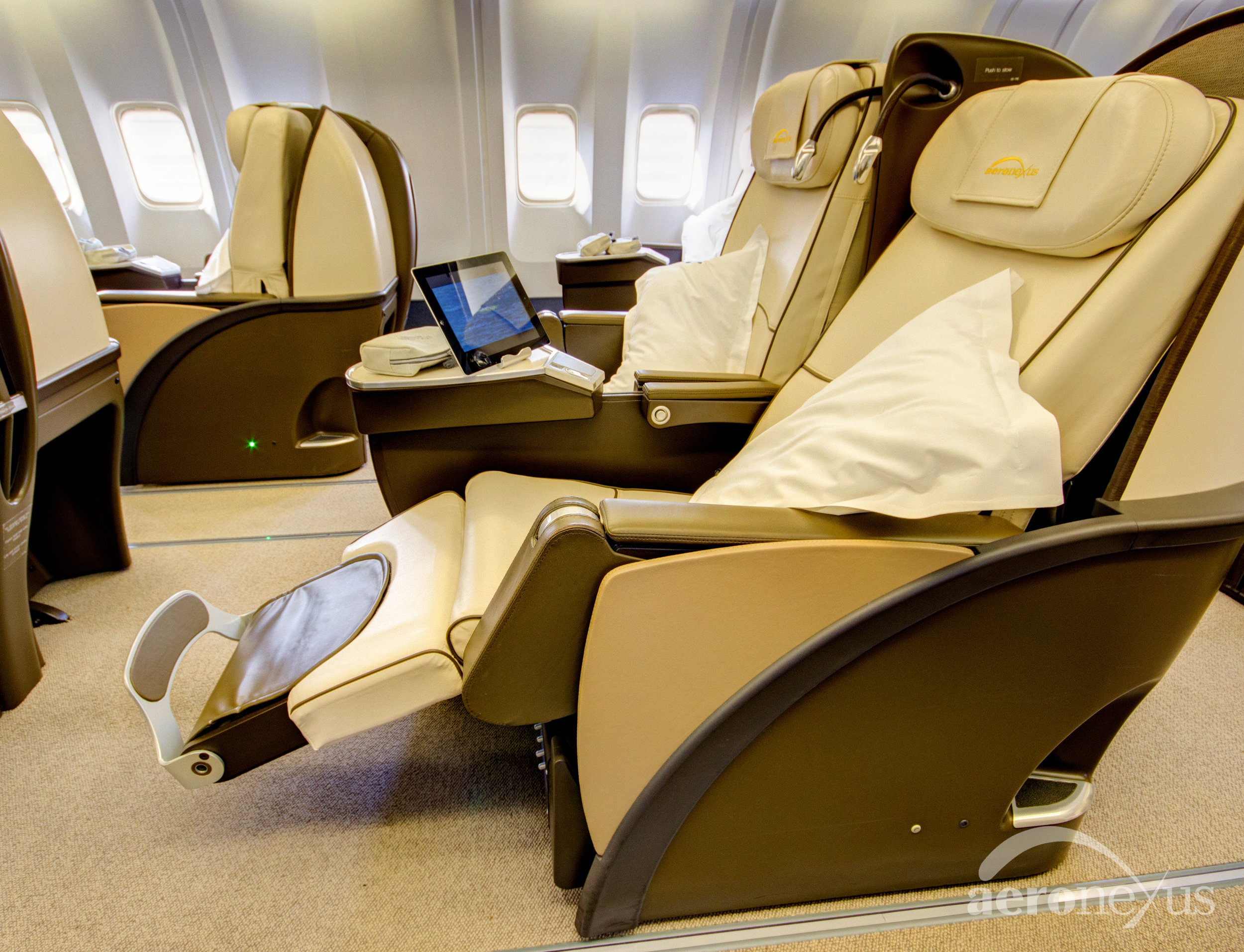 Aeronexus | VIP Boeing 767-300ER | Interior Seating