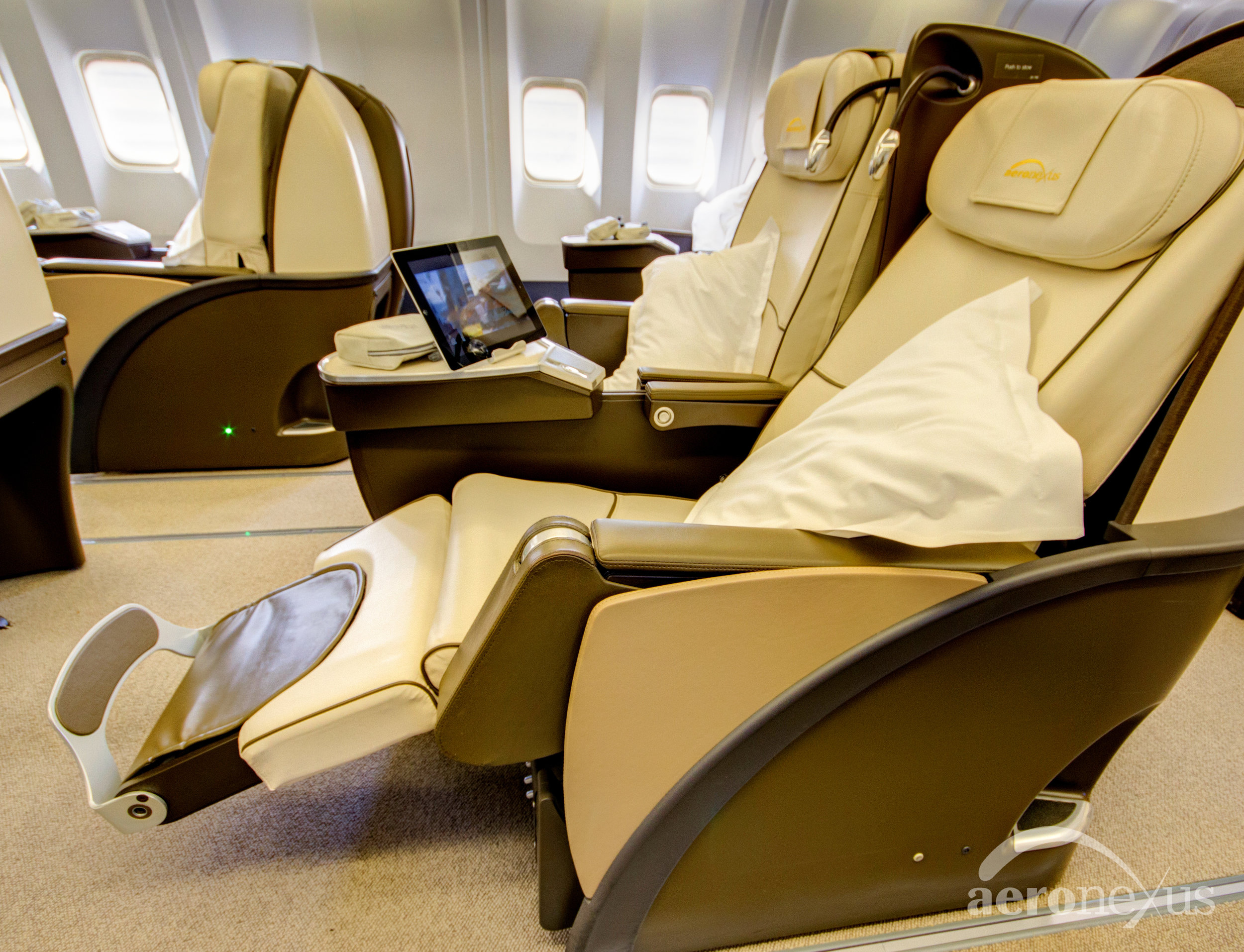 Aeronexus | VIP Boeing 767-300ER | Interior Seating