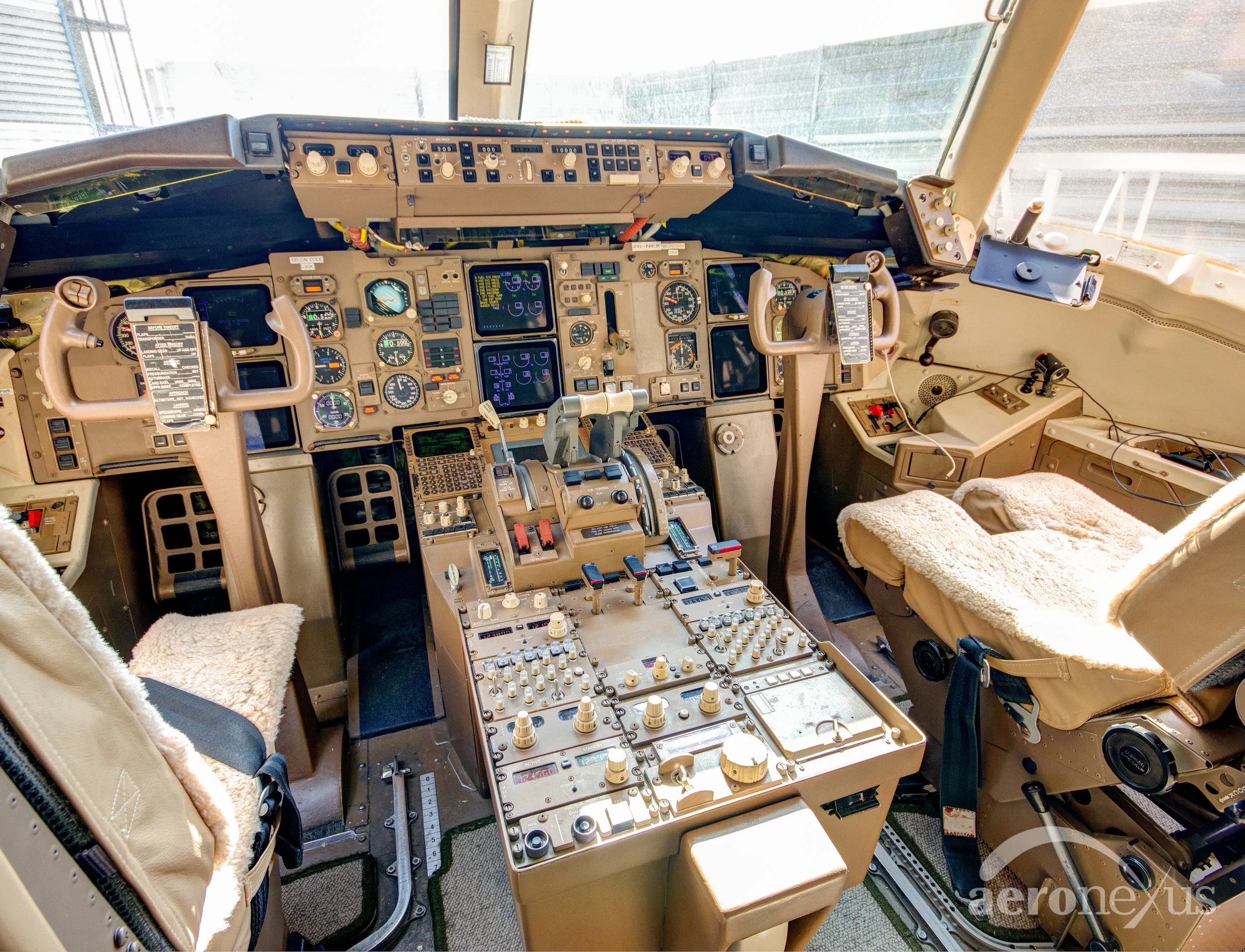 Cockpit do Boeing 767-300ER ZS-NEX