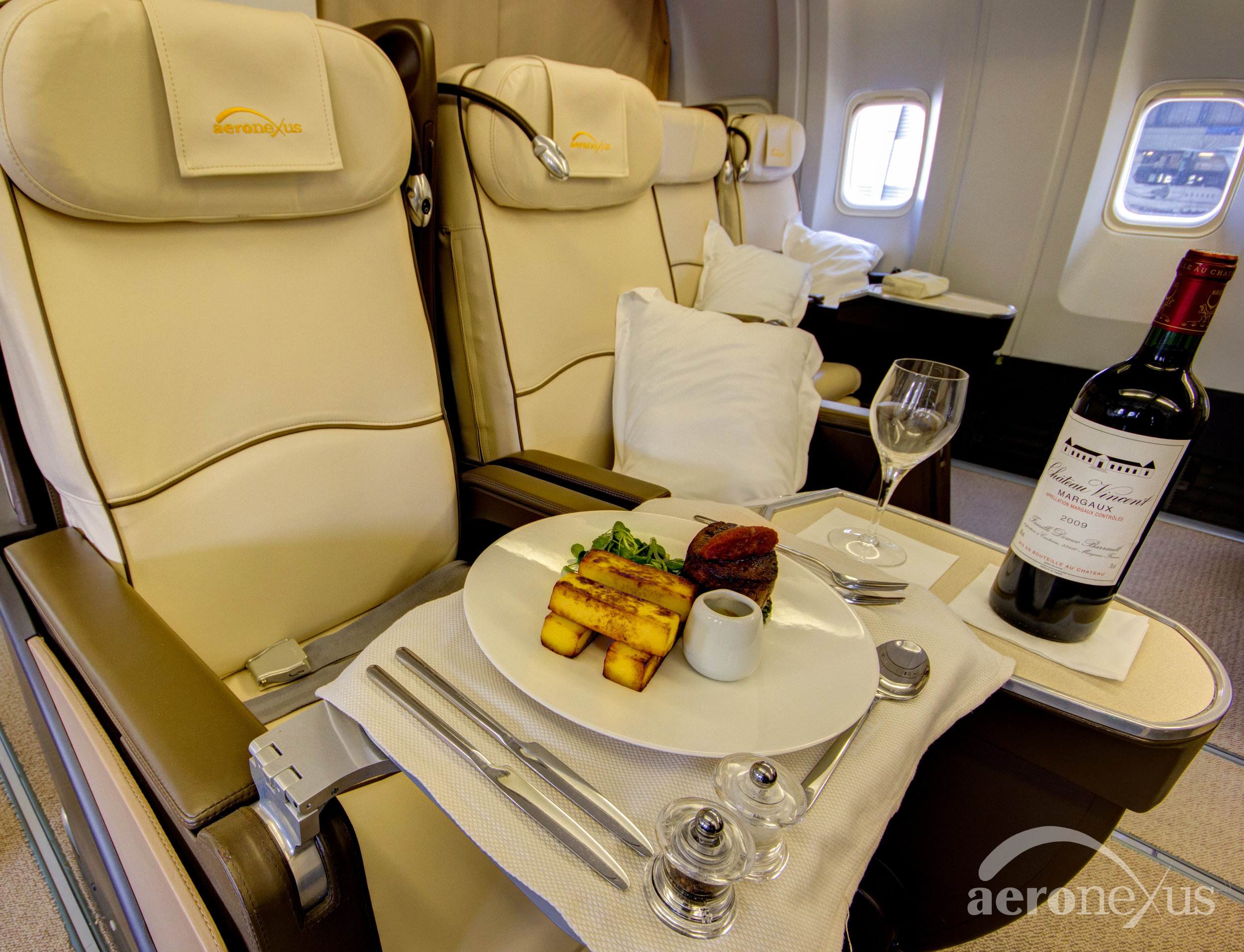Aeronexus | VIP Boeing 767-300ER | Interior Catering