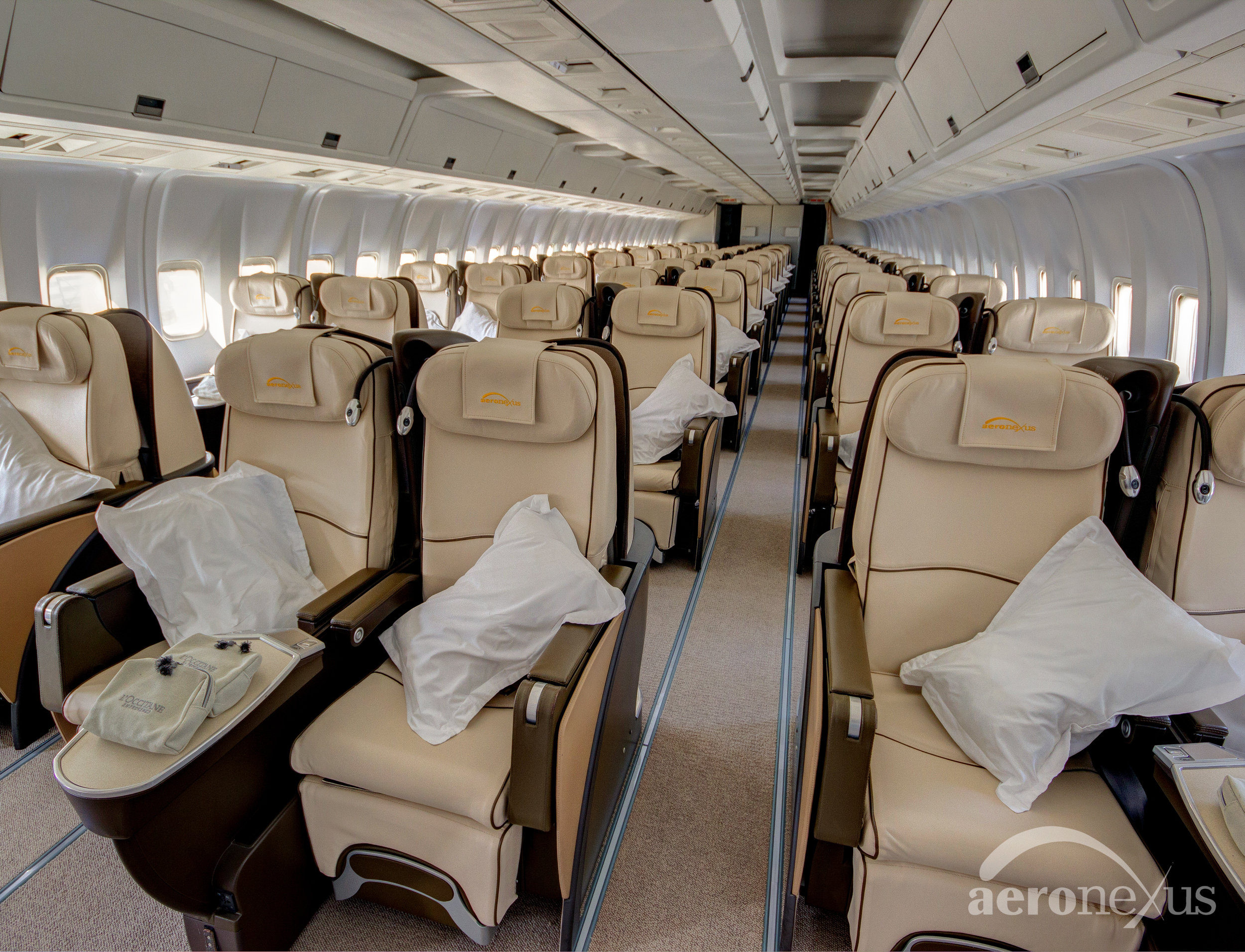 Aeronexus | VIP Boeing 767-300ER | Interior Seating