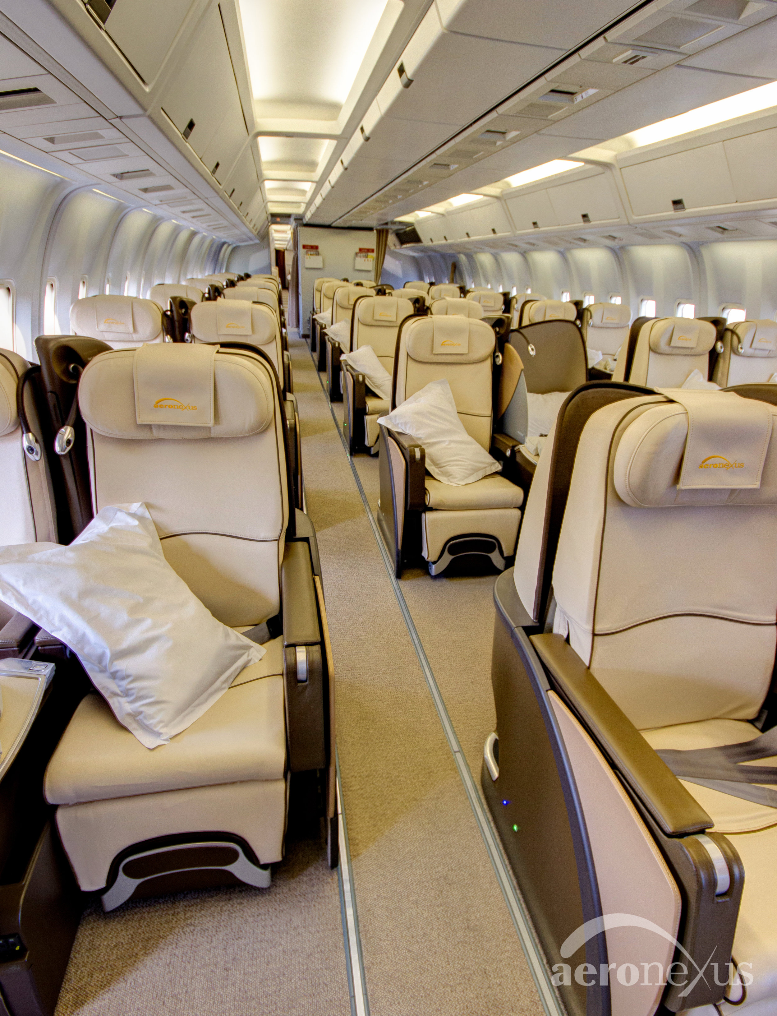 Aeronexus | VIP Boeing 767-300ER | Interior Seating