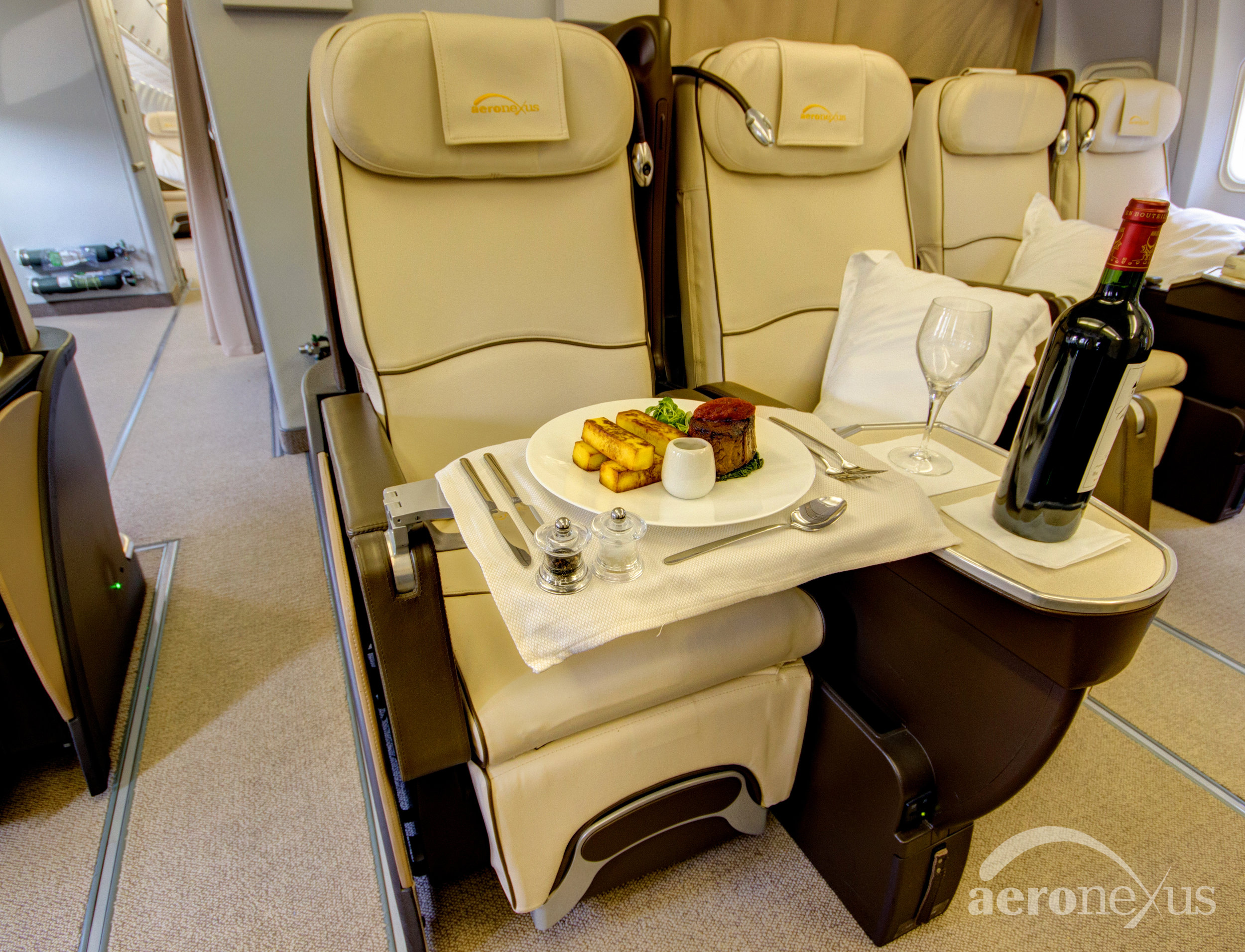 Aeronexus | VIP Boeing 767-300ER | Interior Seating