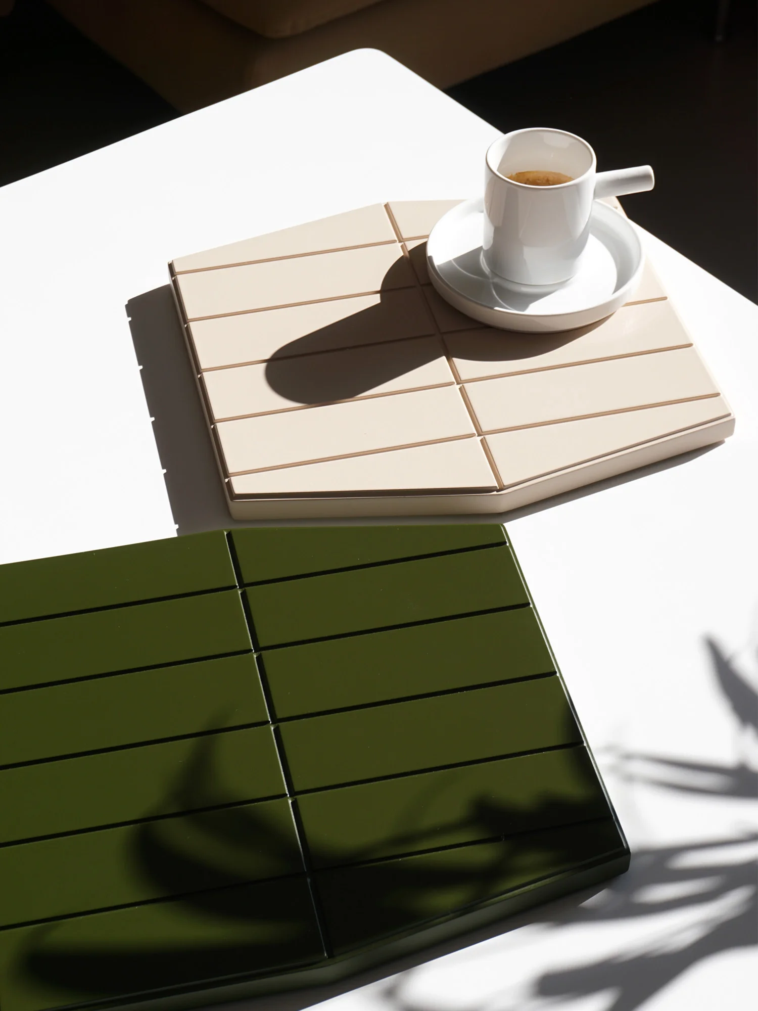 trays_greenandpink.jpg