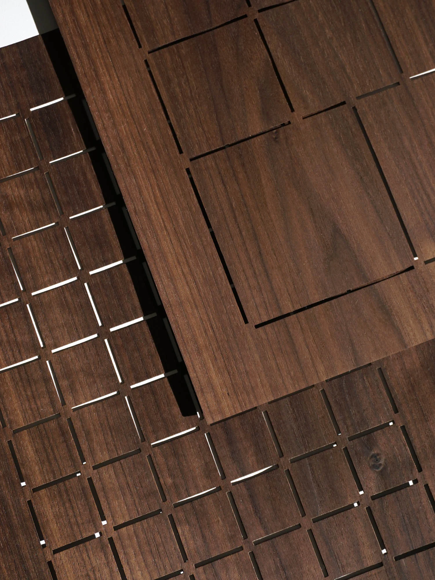 graphicwork_walnut_detail3.jpg