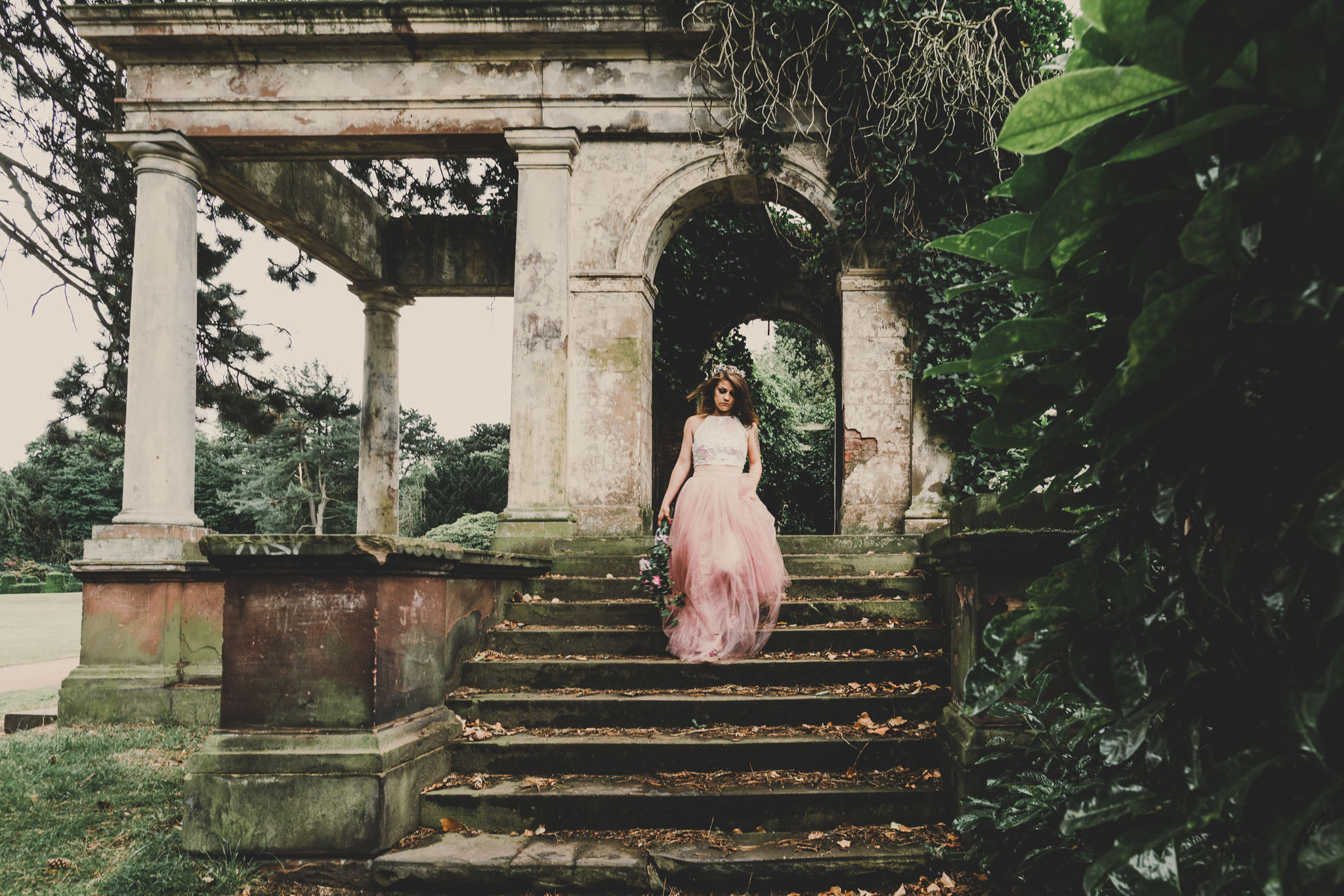 boho-free-spirited-bride-woodland-and-alternative-wedding-photography (11).jpg