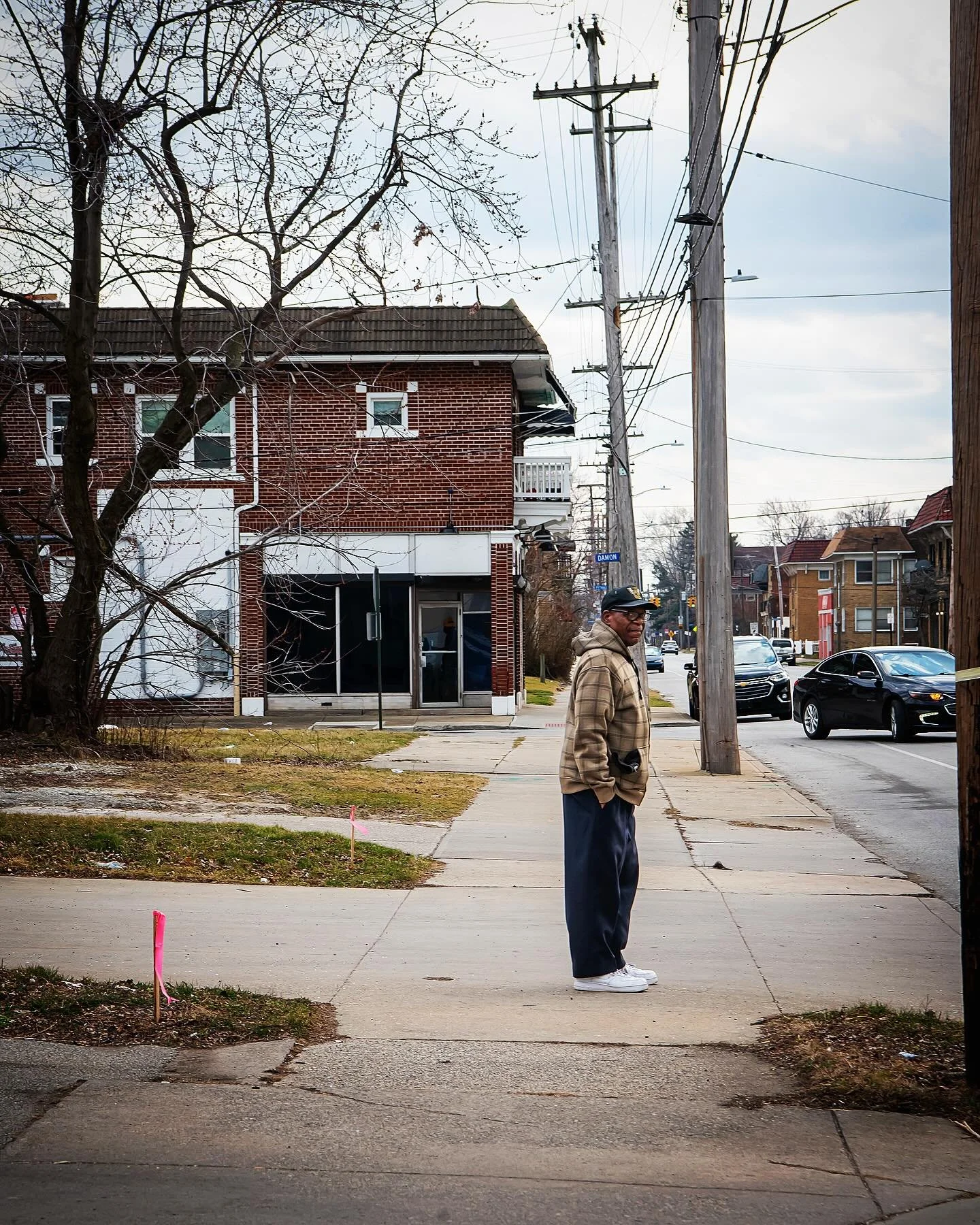 People in my neighborhood.
 
&bull; &bull;
&bull; &bull;
&bull; &bull;
&bull; &bull;

#portrait #portraitphotography #portraitoftheday 
#portaits #portrait_vision #portraitpage #streetphotographer  #streetportrait  #queerphotographer #streetphotograp