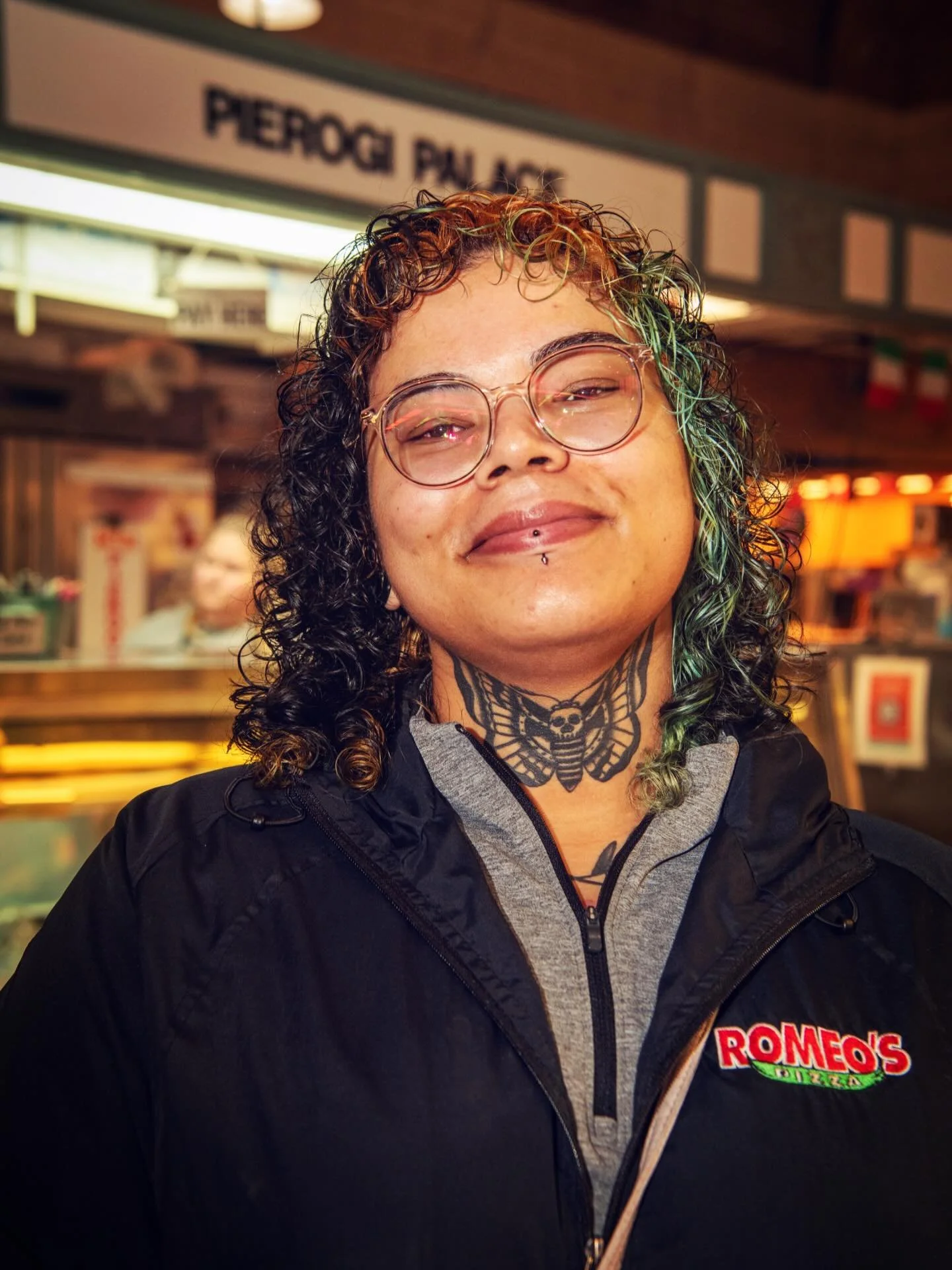 People at the @westsidemarket Wandered the westside market with my @lakelandcommcol portrait photography class for a lesson on street portraits. 

&bull; &bull;
&bull; &bull;
&bull; &bull;
&bull; &bull;

#streetphoto #streetphotography #streetportrai