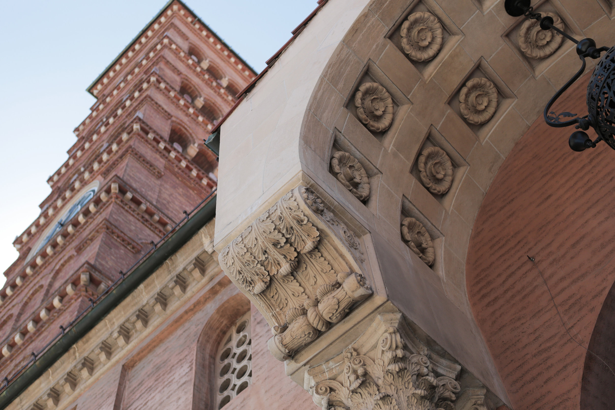  St. Andrew Roman Catholic Church, an architectural treasure, nurtures a diverse and welcoming community dedicated to connecting faith in Jesus Christ with service to others.&nbsp;  La Iglesia Católica Romana de San Andrés, un tesoro de arquitectura,