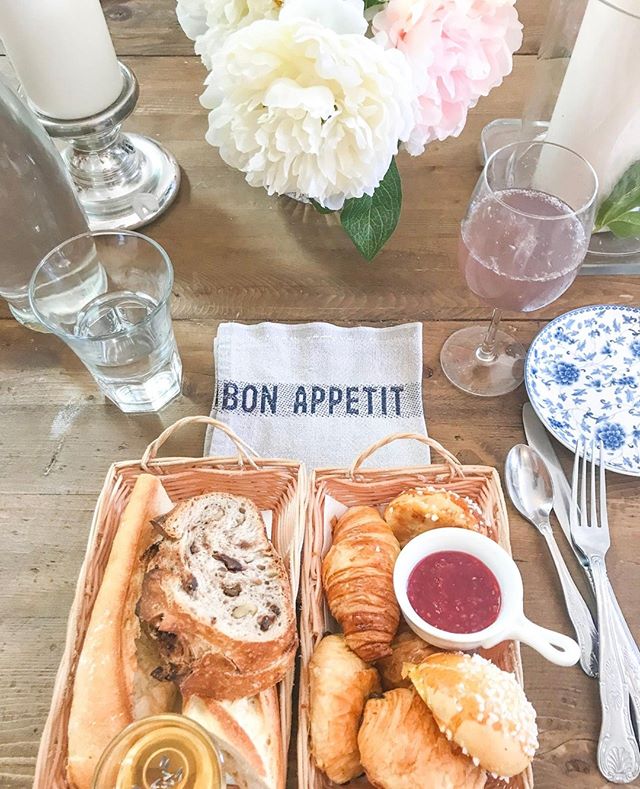 🥐The cutest French bakery in Georgetown 🥐⁣
.⁣
.⁣
.⁣
.⁣
.⁣
.⁣
.⁣
.⁣
.⁣
.⁣
.⁣
#georgetown #frenchbakery #washingtondc #boulangerie #carbheaven #🥐 #carbs #recoveringcarboholic #frenchpastries #croissant #brunchsohard #carbsarelife #carblover #brunchs