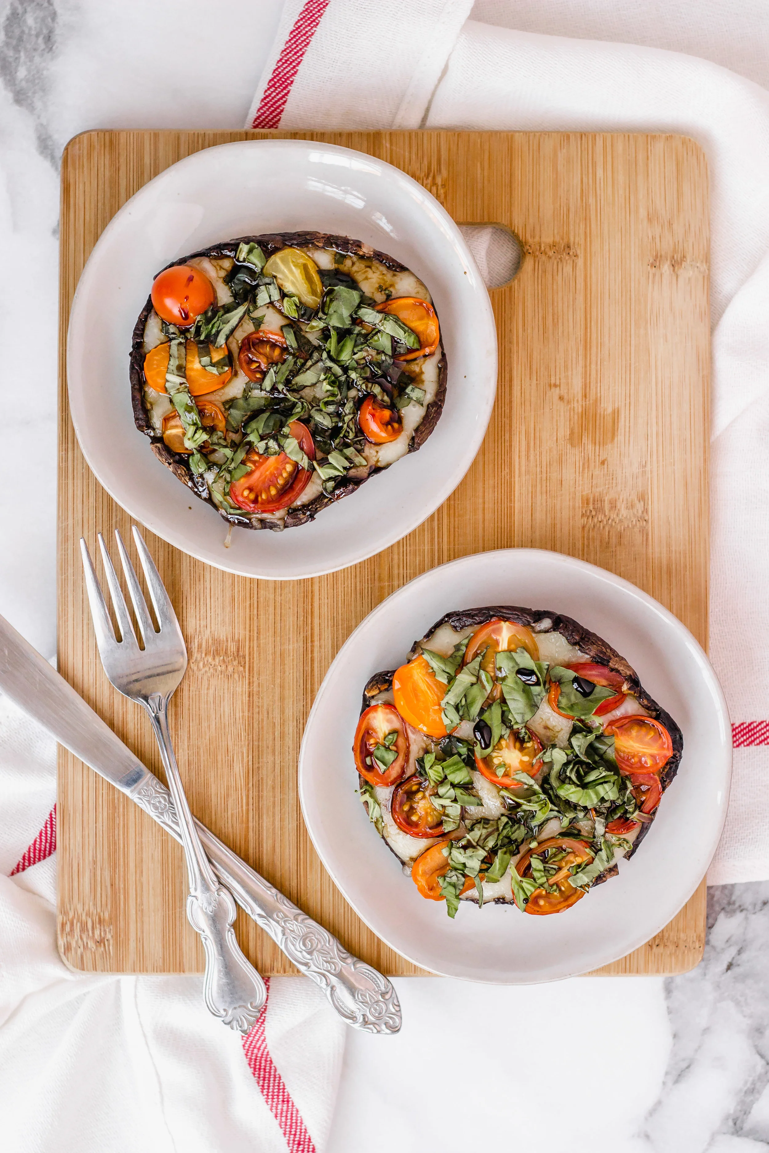 stuffed_portobella_mushroom_caprese_pizzas-5.jpg