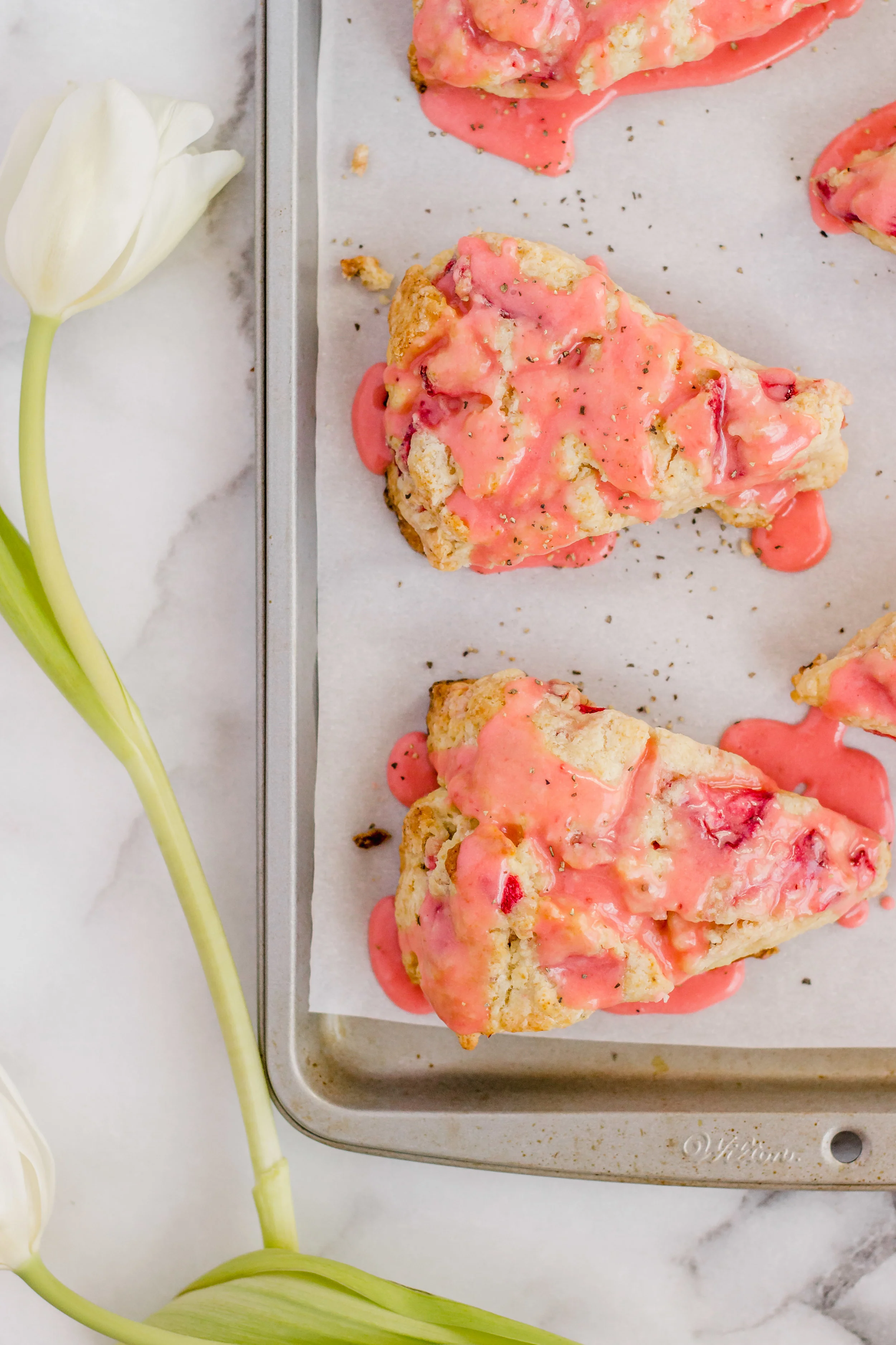 strawberry_black_pepper_scones-4.jpg