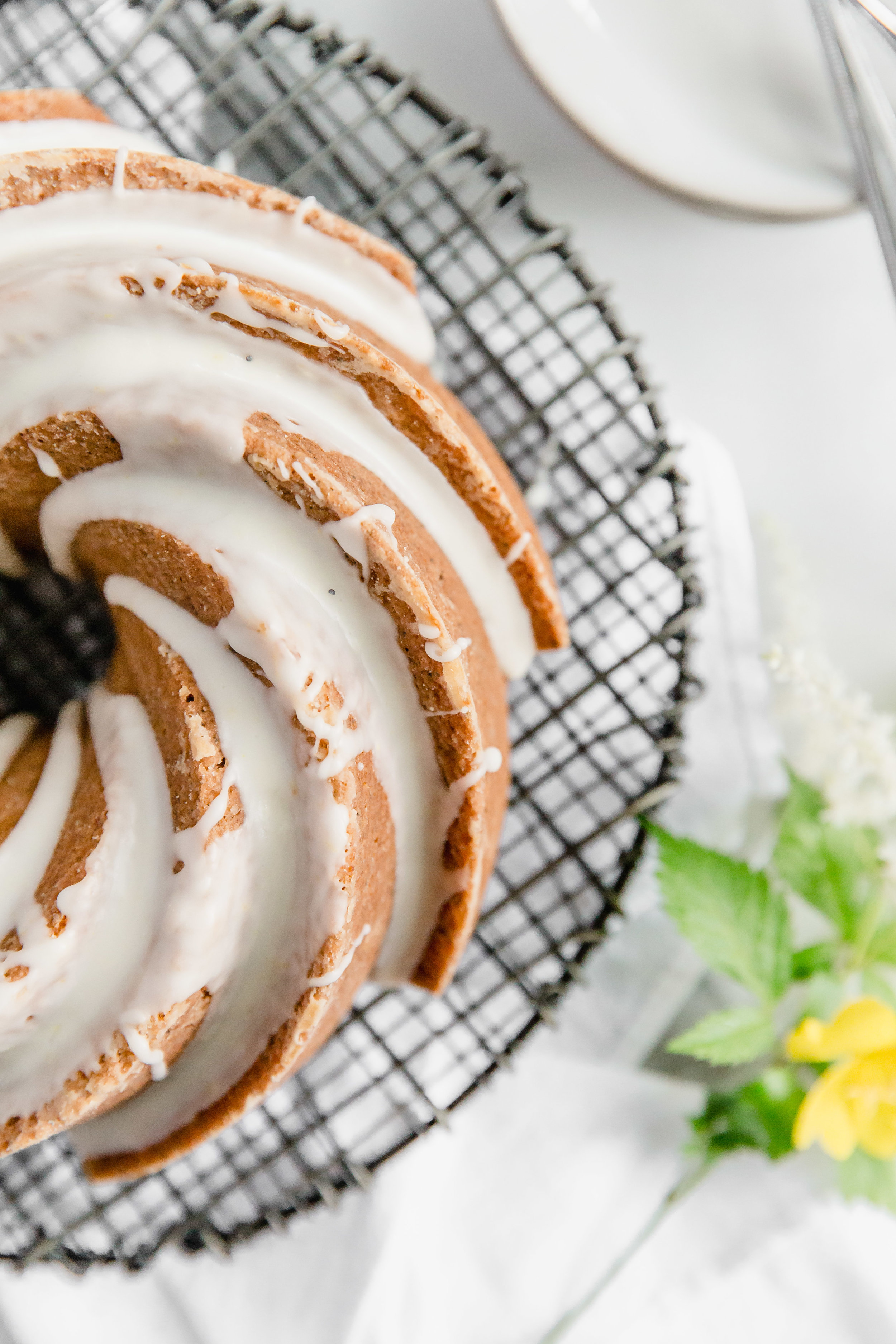 lemon-poppy-seed-bundt-cake-with-lemon-glaze-4.jpg