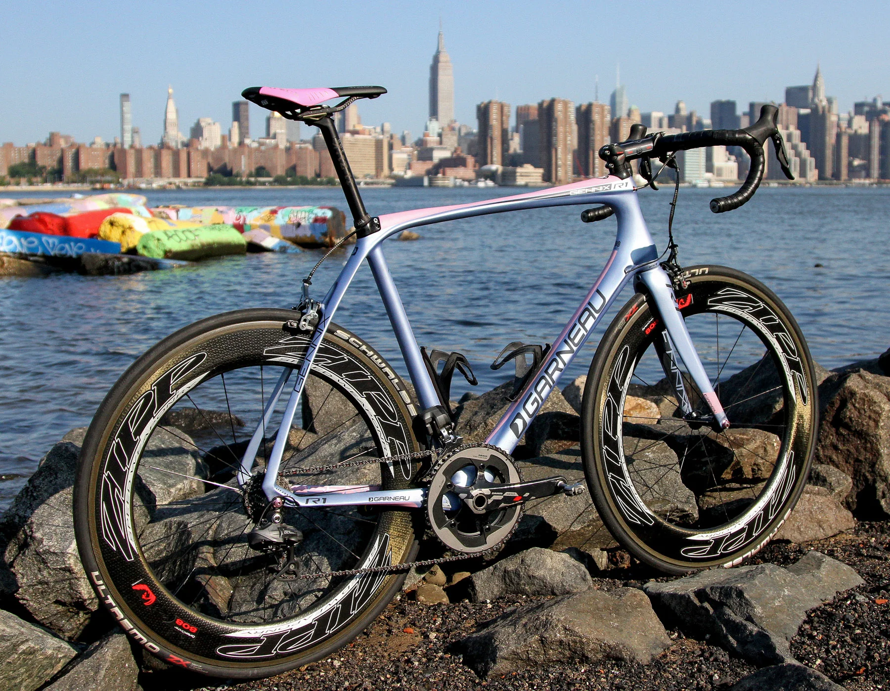 garneau r1