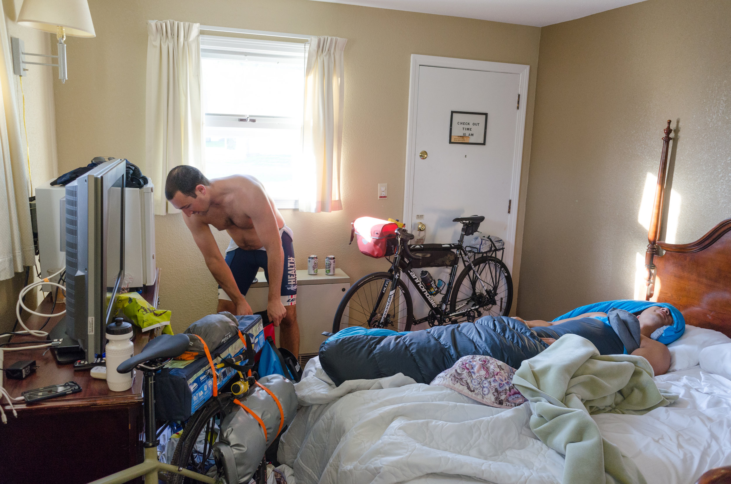 From there it was an early morning of preparing bikes for the task at hand in a very crowded motel bedroom.