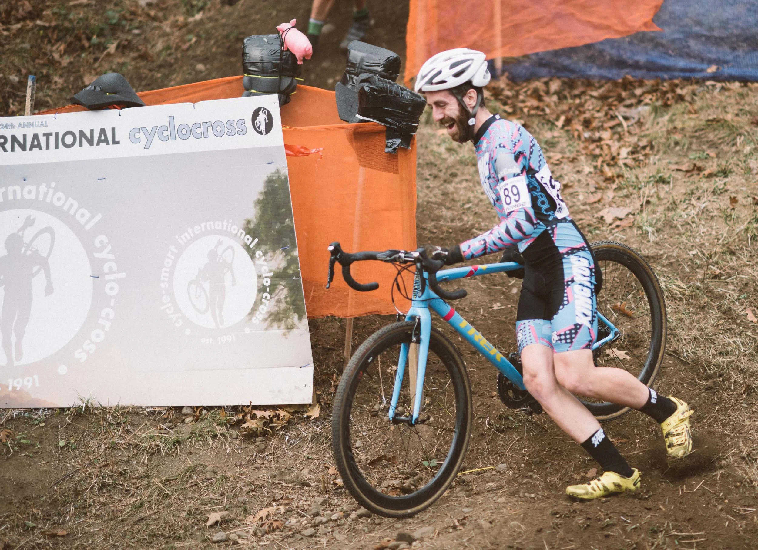 Keith in action in the elite field, captured shortly after a run in with the barriers at Noho CX 2015 (see the full race report )