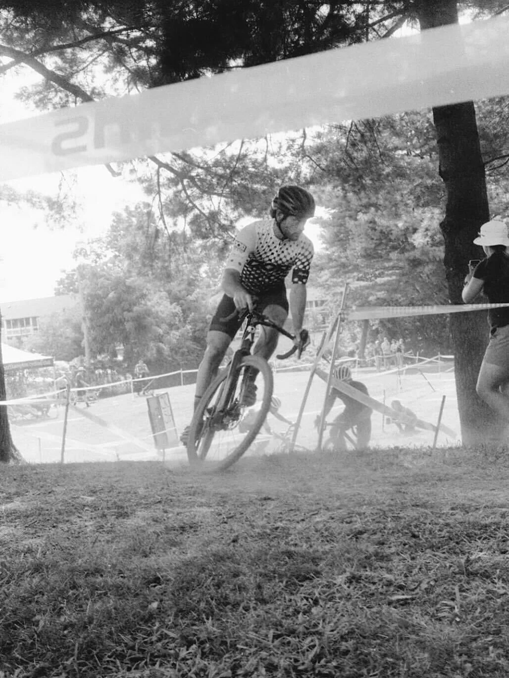 As we roll into the long weekend, you might be asking yourself GMSR or big ride with your friends? @borks.n.bikes is choosing to do a third, more sinister thing: get the cyclocross season started at @hydra_cross . This is the second race in the @rive