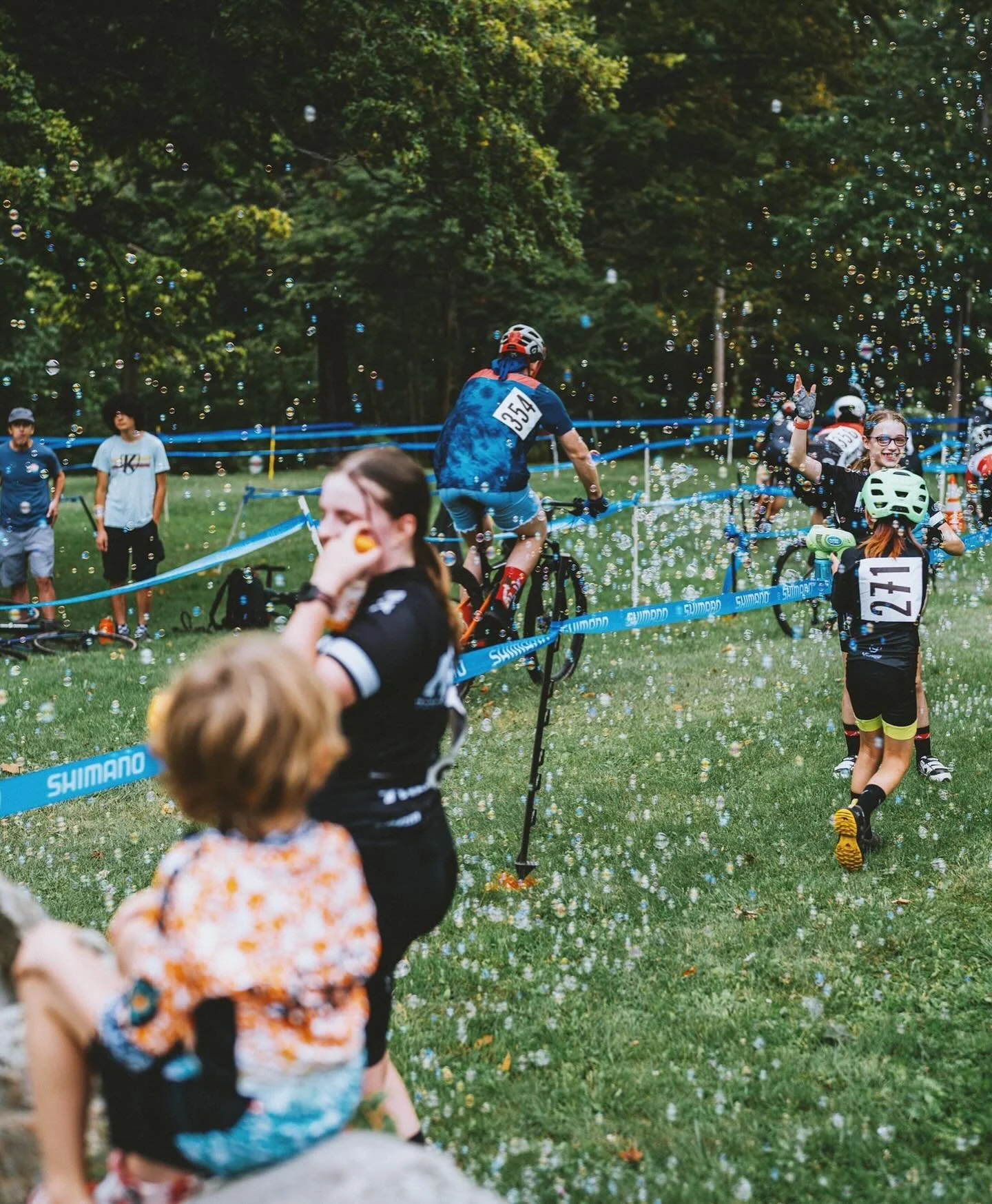 🚨 BUBBLECROSS IS BACK 🚨

After a one year hiatus, one of our favorite local cyclocross races is back! Bubblecross has something for everyone: grassy turns, big power sections, sandy beach ride, twisty single track, and the vibes are always immacula
