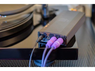 iFi iPhono 3 BL RCA.jpg