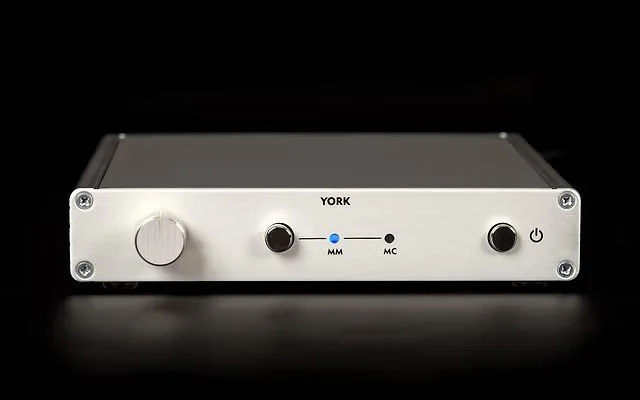 Six Acoustic York F.jpg