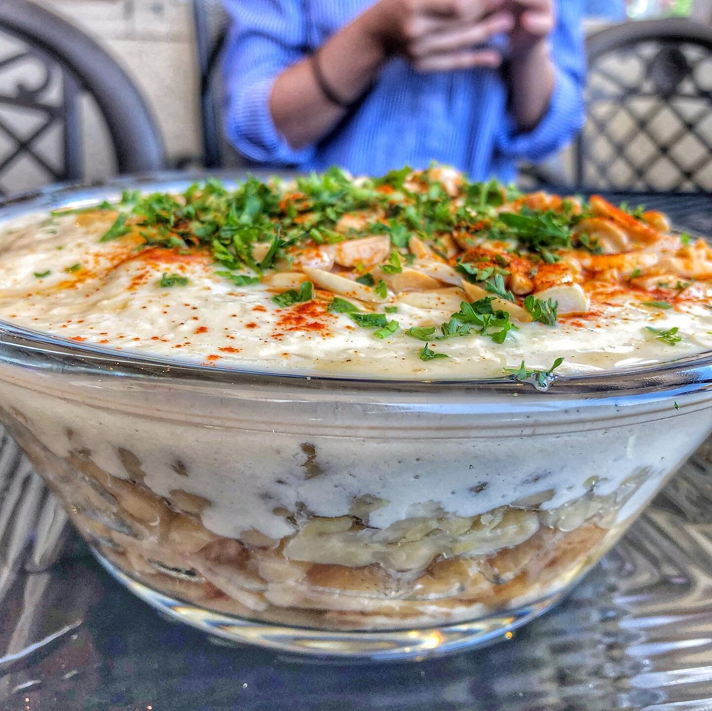 Fattet Hummus فتة حمص 🤩 consists of chickpeas, bread, and decorated with pine nuts.

📍 @kareemsfalafel 

&mdash;&mdash;&mdash;&mdash;&mdash;&mdash;&mdash;

#littlearabia #visitlittlearabia #ocfoodies  #foodblogger #anaheim #oclife #lafoodie  #Visit