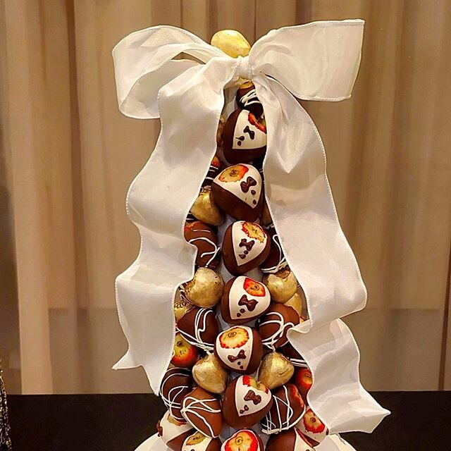 Create your tower! &bull;&bull;&bull;
#desserts #cake #cakes #cakepops #desserts #yummy #baking #baker #weddings #bride #groom #events #birthdays #sugar #sugarfairy #sugarfairydesserts #noho #la #oc #pasadena #glendale