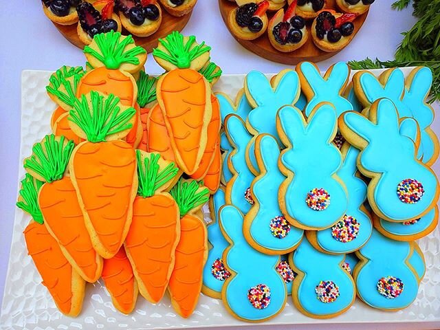 Easter is coming, who has plans?&bull;&bull;&bull; #cookies #cookiekit #babyshower #design #sugarcookies #sugar #sugarfairy #sugarfairydesserts #birthdays #parties #pastries #yummy #baking #noho #la #burbank #glendale #pasadena #orders #cakes #weddin